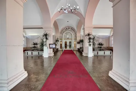 5225 Collins Avenue Miami Beach FL 33140
