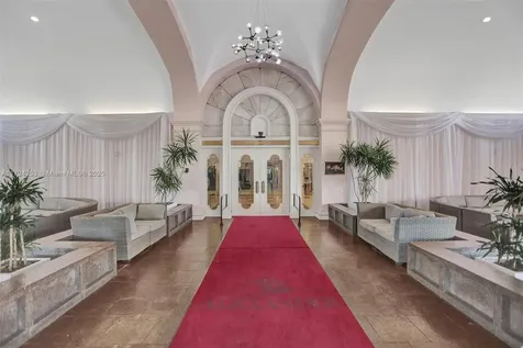 5225 Collins Avenue Miami Beach FL 33140