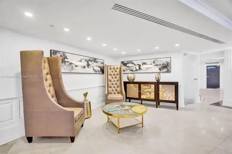 5225 Collins Avenue Miami Beach FL 33140