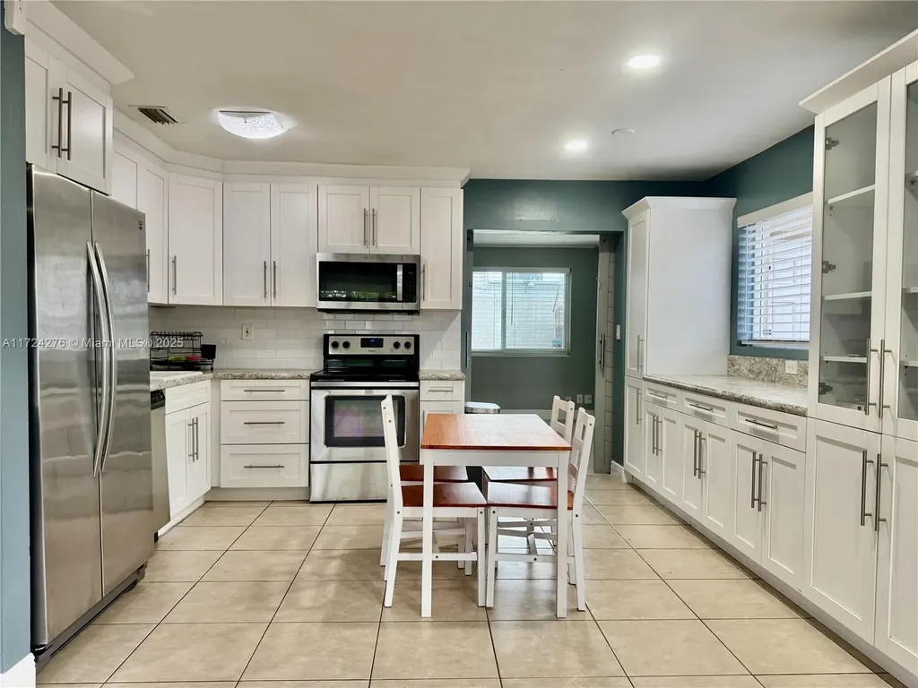 2410 N 59th Terrace Hollywood FL 33021