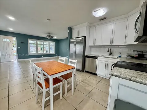 2410 N 59th Terrace Hollywood FL 33021