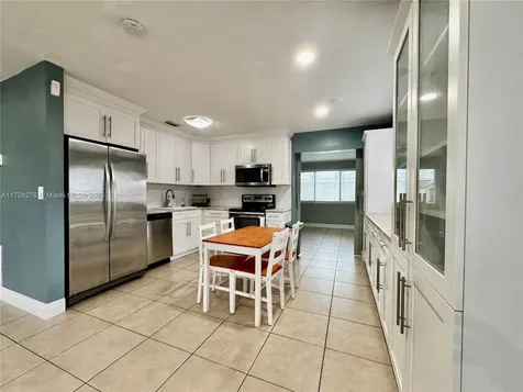 2410 N 59th Terrace Hollywood FL 33021