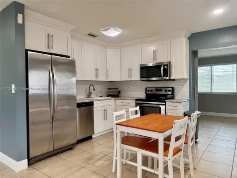 2410 N 59th Terrace Hollywood FL 33021