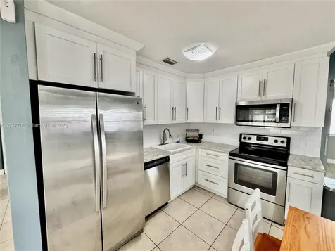 2410 N 59th Terrace Hollywood FL 33021