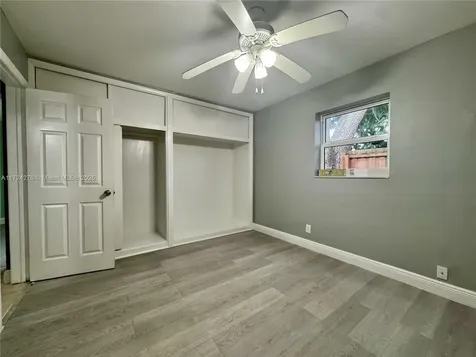 2410 N 59th Terrace Hollywood FL 33021