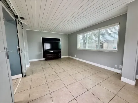 2410 N 59th Terrace Hollywood FL 33021