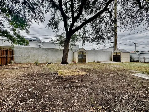 2410 N 59th Terrace Hollywood FL 33021