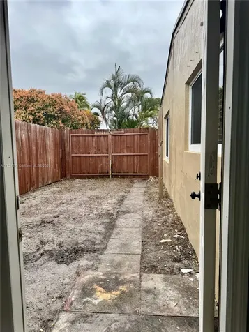 2410 N 59th Terrace Hollywood FL 33021