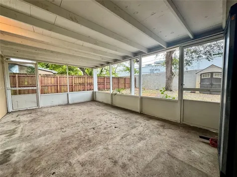 2410 N 59th Terrace Hollywood FL 33021