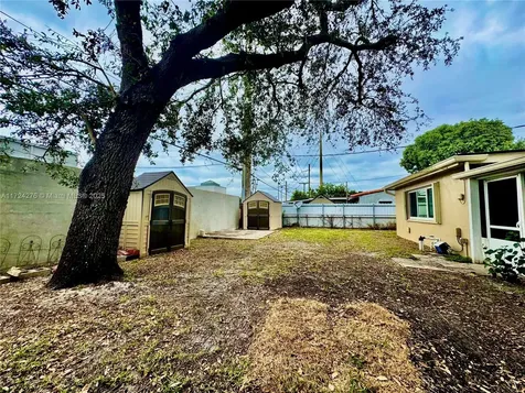 2410 N 59th Terrace Hollywood FL 33021