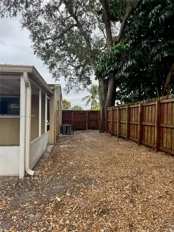 2410 N 59th Terrace Hollywood FL 33021