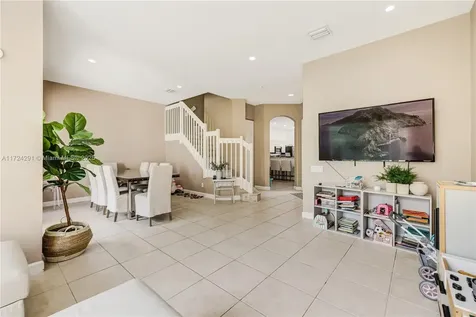 1394 W Harbor View Hollywood FL 33019