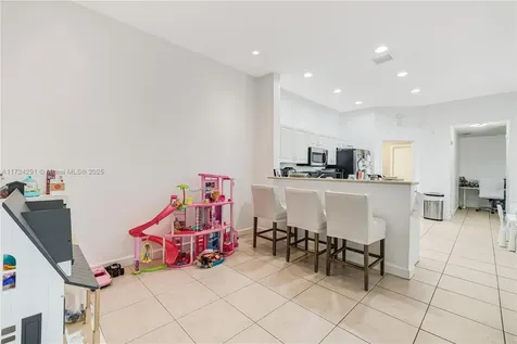 1394 W Harbor View Hollywood FL 33019