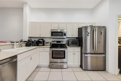 1394 W Harbor View Hollywood FL 33019