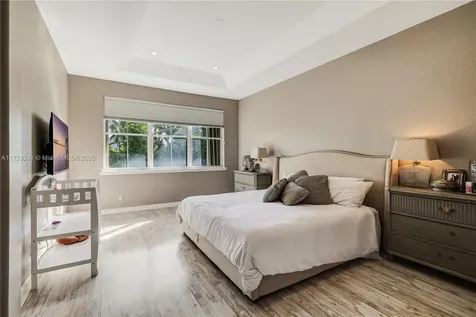 1394 W Harbor View Hollywood FL 33019