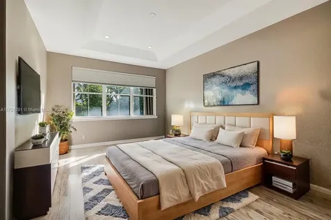 1394 W Harbor View Hollywood FL 33019