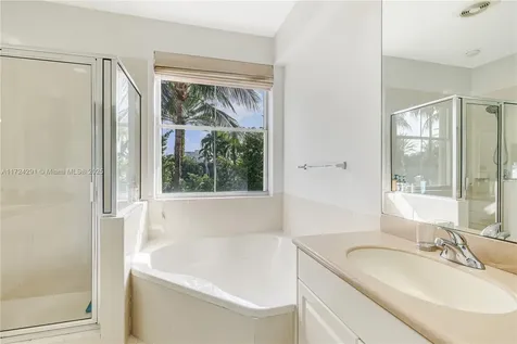 1394 W Harbor View Hollywood FL 33019