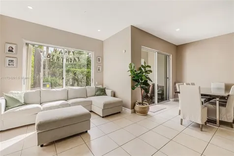1394 W Harbor View Hollywood FL 33019
