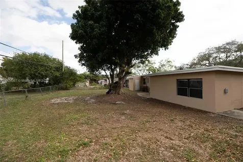 1643 NW 14th Court Fort Lauderdale FL 33311