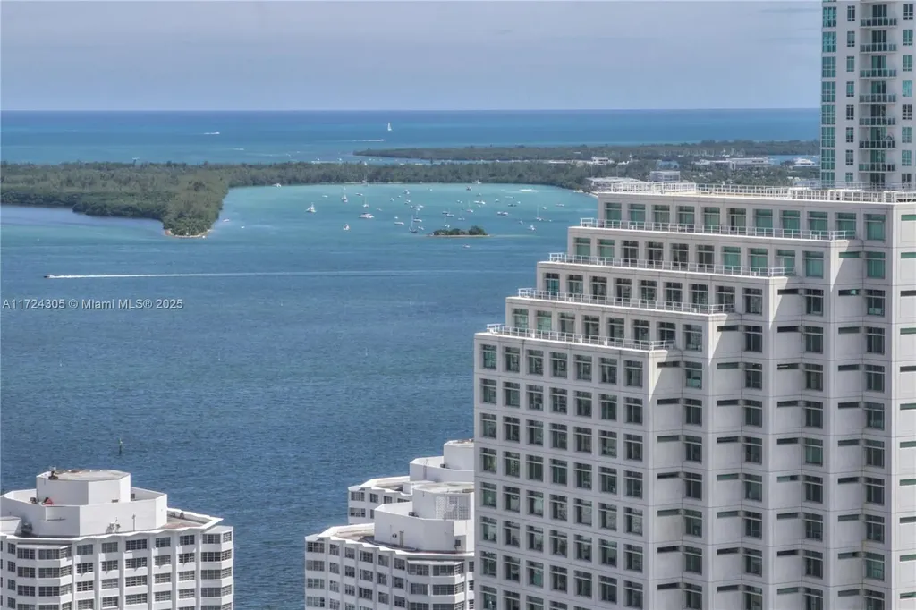 68 SE 6th Street Miami FL 33131
