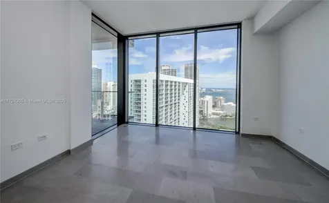 68 SE 6th Street Miami FL 33131