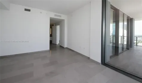 68 SE 6th Street Miami FL 33131