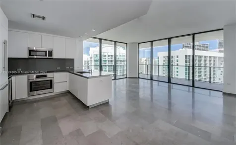 68 SE 6th Street Miami FL 33131