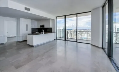 68 SE 6th Street Miami FL 33131