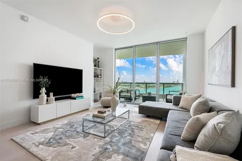 900 Biscayne Boulevard Miami FL 33132