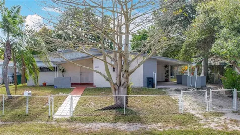 6610 Roosevelt Street Hollywood FL 33024