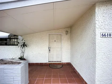 6610 Roosevelt Street Hollywood FL 33024