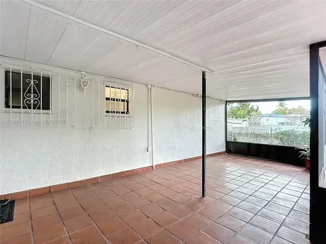 6610 Roosevelt Street Hollywood FL 33024