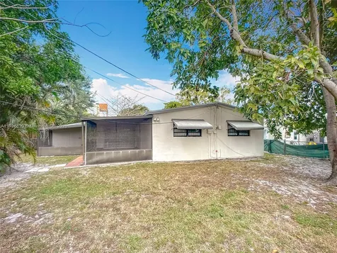 6610 Roosevelt Street Hollywood FL 33024