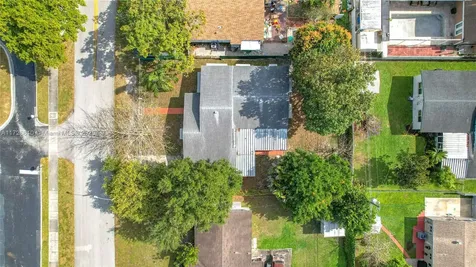 6610 Roosevelt Street Hollywood FL 33024