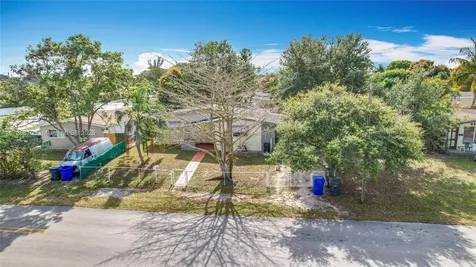 6610 Roosevelt Street Hollywood FL 33024