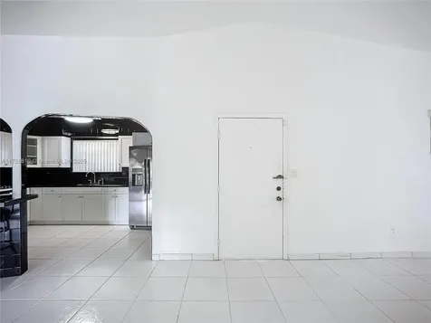 6610 Roosevelt Street Hollywood FL 33024