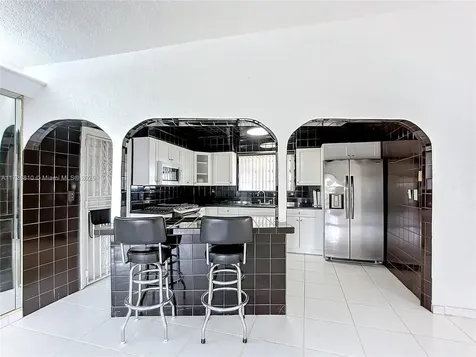 6610 Roosevelt Street Hollywood FL 33024