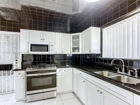 6610 Roosevelt Street Hollywood FL 33024