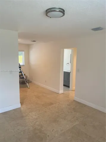 2240 NW 18th Street Miami FL 33125