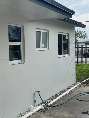 2240 NW 18th Street Miami FL 33125