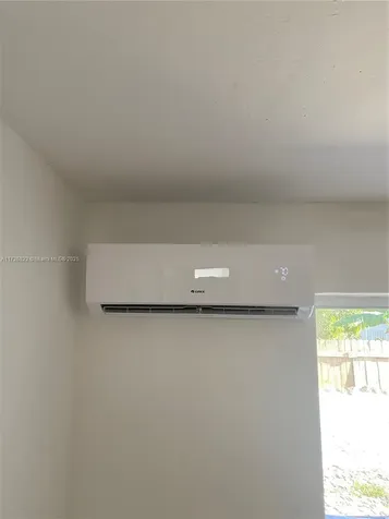 2240 NW 18th Street Miami FL 33125