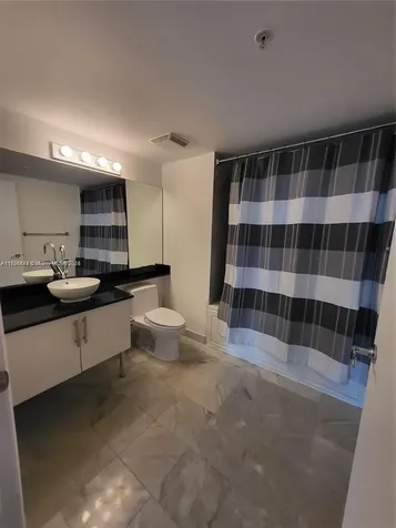 31 SE 5th Street Miami FL 33131