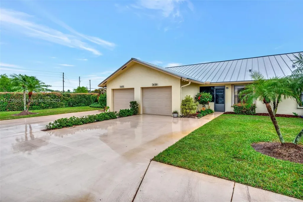 7659 SE Sugar Sand Circle Hobe Sound FL 33455
