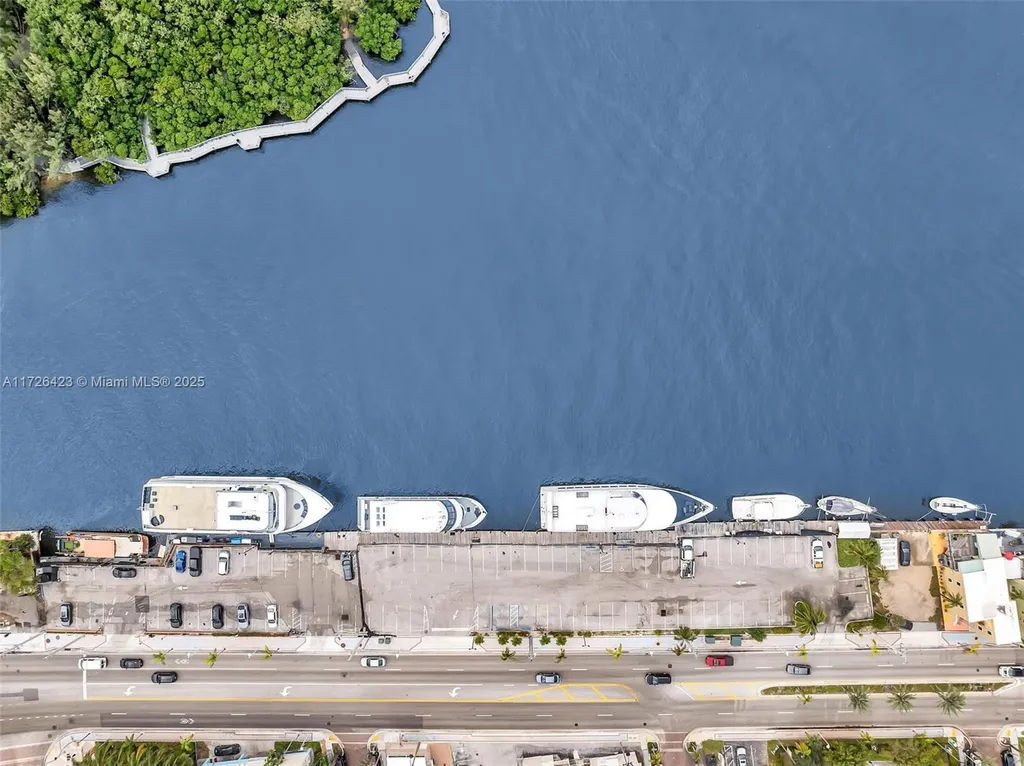 1318 N Ocean Drive Hollywood FL 33019