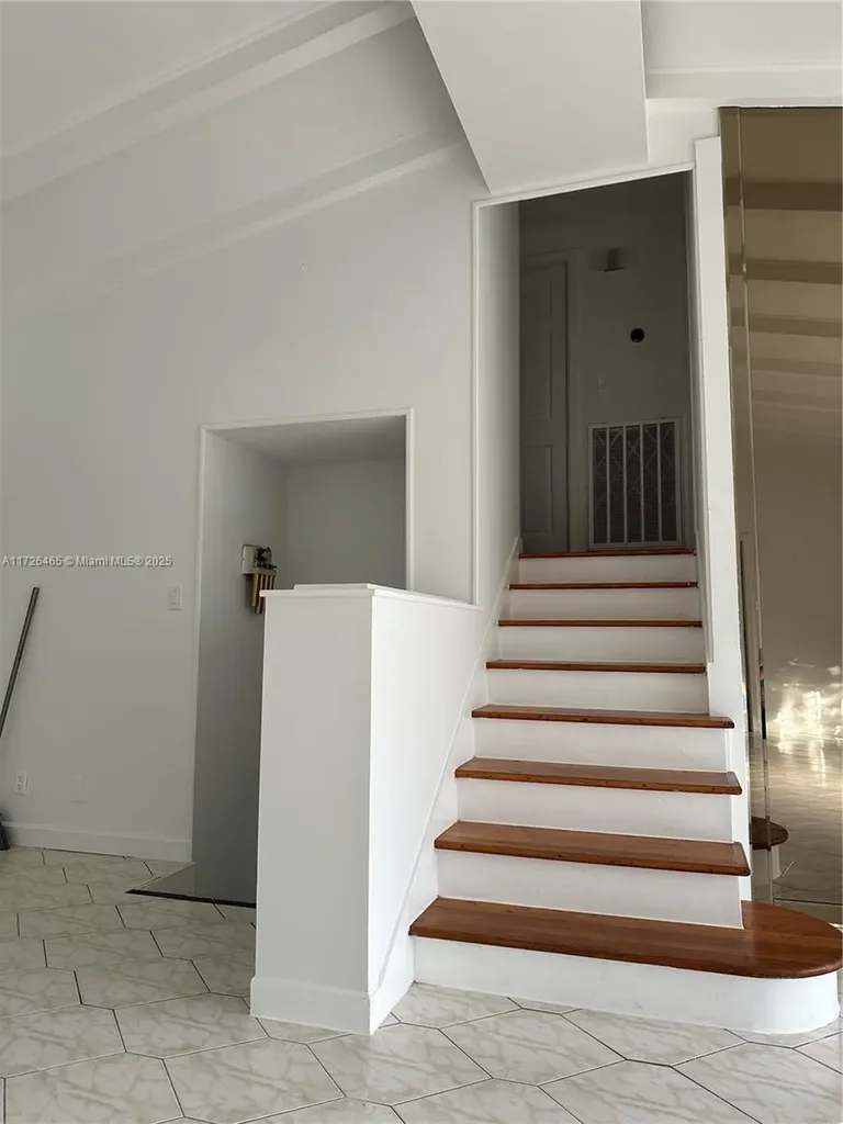 2454 Tortugas Lane Fort Lauderdale FL 33312