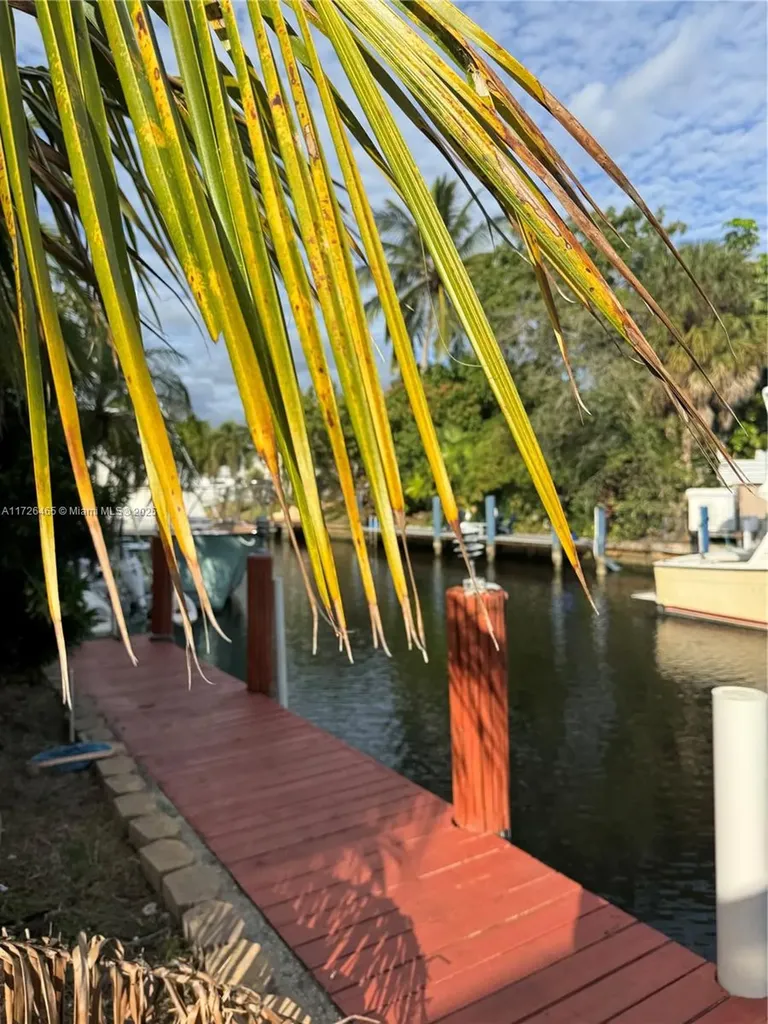 2454 Tortugas Lane Fort Lauderdale FL 33312