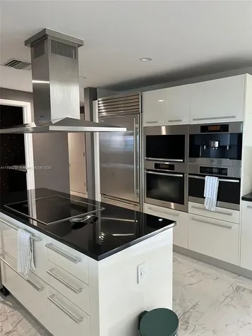 17121 Collins Avenue Sunny Isles Beach FL 33160