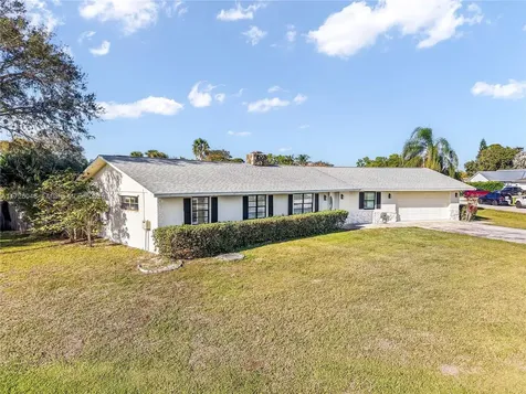 1302 SE Coral Reef Street Port St. Lucie FL 34983