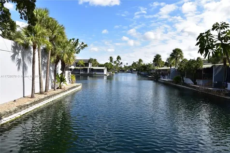 16501 Fox Den Court Miami Lakes FL 33014