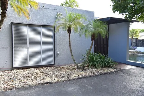 16501 Fox Den Court Miami Lakes FL 33014